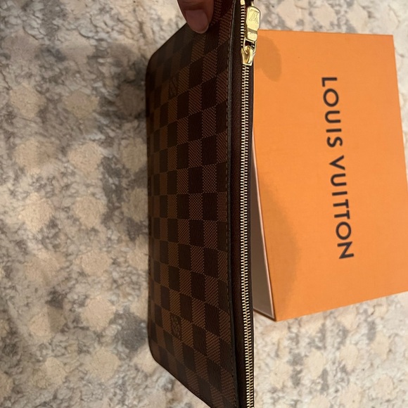 Louis Vuitton Neverful pouch - Picture 4 of 14